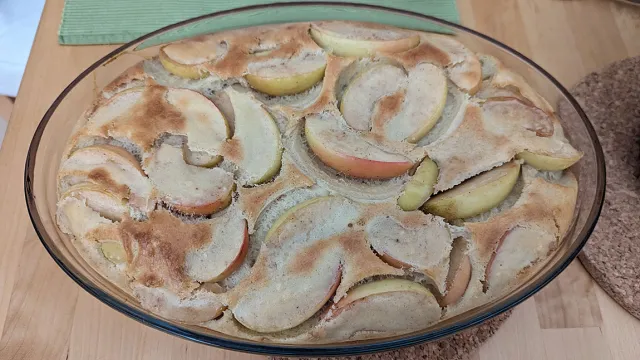 Ofenpfannkuchen mit Äpfeln